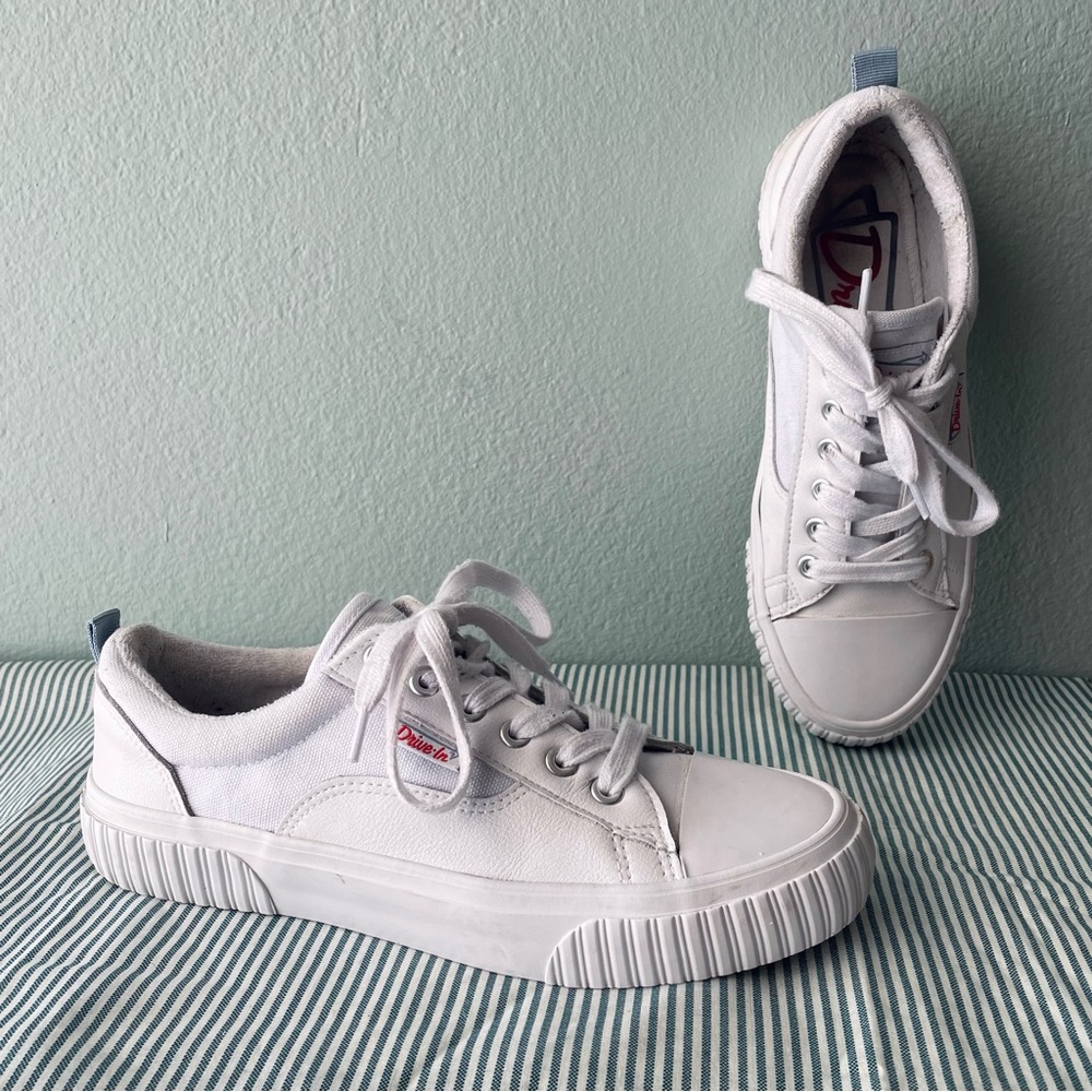 🌱5/$25🌱 Drive-In | Showtime White Leather & Canvas Lace-Up Sneakers